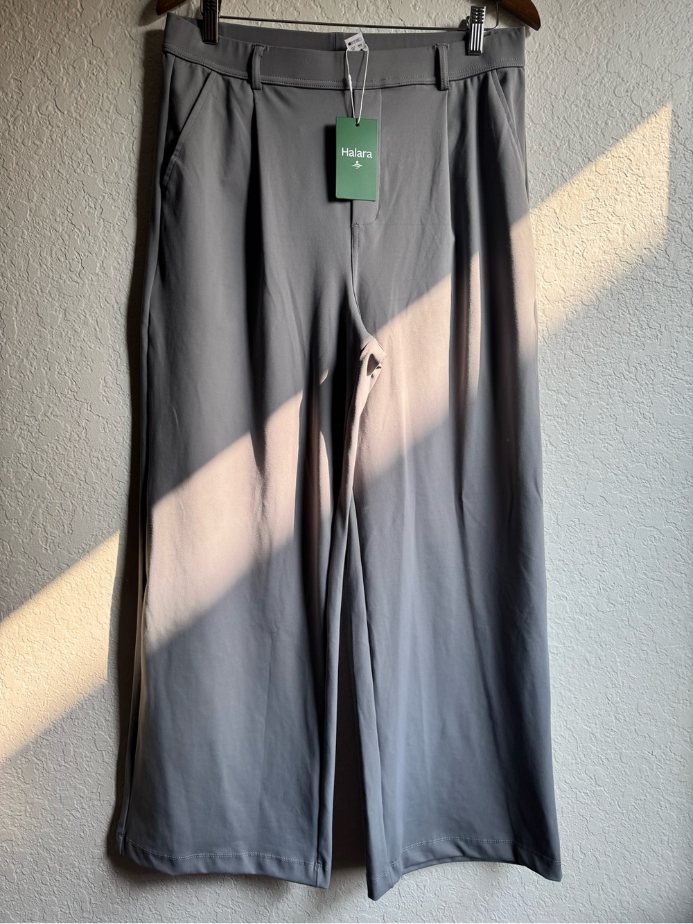 HALARA Women’s Wide-Leg Chinos — Gray